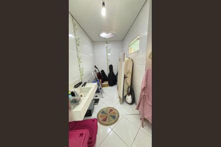 Casa à venda com 214m², 4 quartos e 4 vagas Casa à venda com 214m², 4 quartos e 4 vagasBanheiro da Suíte