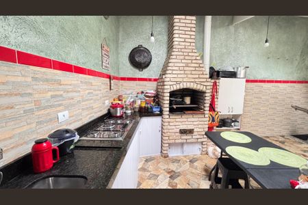 Casa à venda com 214m², 4 quartos e 4 vagas Casa à venda com 214m², 4 quartos e 4 vagasCozinha 2
