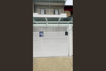 Casa à venda com 214m², 4 quartos e 4 vagas Casa à venda com 214m², 4 quartos e 4 vagasFachada + Placa