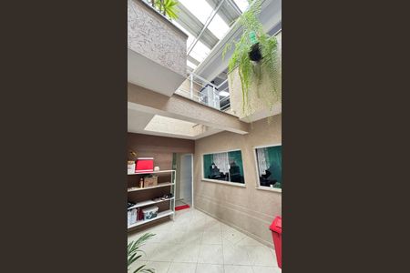 Casa à venda com 214m², 4 quartos e 4 vagas Casa à venda com 214m², 4 quartos e 4 vagasÁrea de Serviço