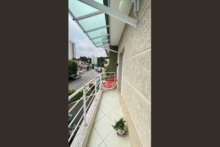 Casa à venda com 214m², 4 quartos e 4 vagas Casa à venda com 214m², 4 quartos e 4 vagasQuarto 4 Varanda