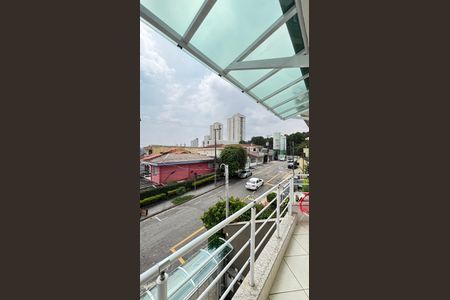 Casa à venda com 214m², 4 quartos e 4 vagas Casa à venda com 214m², 4 quartos e 4 vagasQuarto 4 Varanda Vista