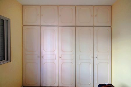 Apartamento à venda com 186m², 4 quartos e 2 vagasQuarto 2