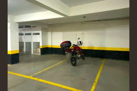 Apartamento à venda com 186m², 4 quartos e 2 vagas Apartamento à venda com 186m², 4 quartos e 2 vagasVaga