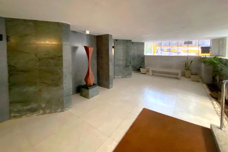 Apartamento à venda com 186m², 4 quartos e 2 vagas Apartamento à venda com 186m², 4 quartos e 2 vagasÁrea comum - Hall