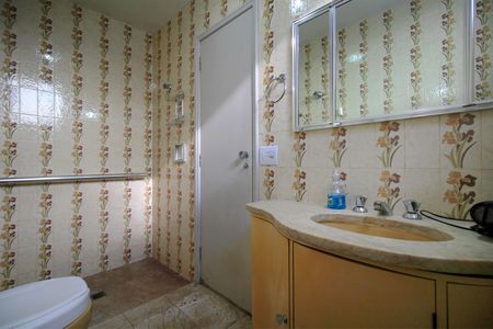 Apartamento à venda com 186m², 4 quartos e 2 vagasBanheiro da Suíte