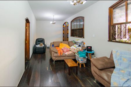 Casa à venda com 300m², 4 quartos e 2 vagas Casa à venda com 300m², 4 quartos e 2 vagasSala