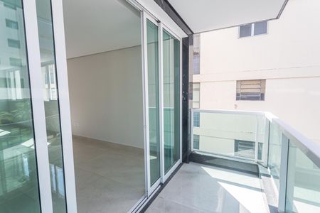 Apartamento à venda com 146m², 4 quartos e 3 vagas Apartamento à venda com 146m², 4 quartos e 3 vagasVaranda da Sala
