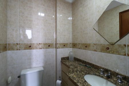 Apartamento à venda com 212m², 4 quartos e 3 vagasBanheiro da Suíte 1