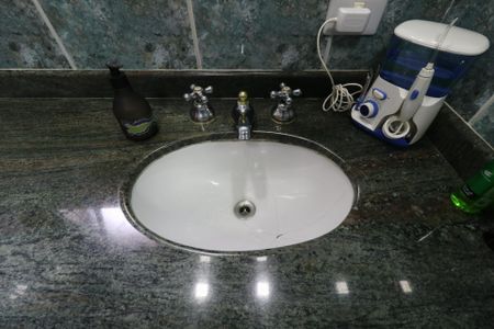 Apartamento à venda com 212m², 4 quartos e 3 vagasBanheiro da Suíte Master - Pia