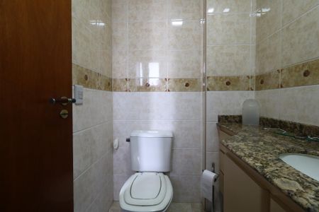 Apartamento à venda com 212m², 4 quartos e 3 vagasBanheiro da Suíte 1