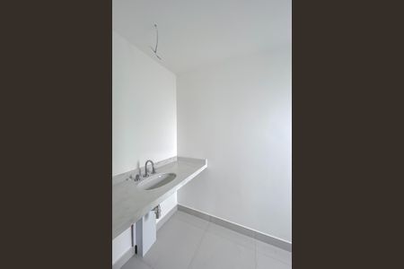 Apartamento à venda com 179m², 3 quartos e 3 vagas Apartamento à venda com 179m², 3 quartos e 3 vagasBanheiro da Suíte 1