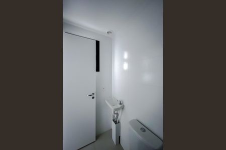 Apartamento à venda com 179m², 3 quartos e 3 vagas Apartamento à venda com 179m², 3 quartos e 3 vagasBanheiro da Suíte 4