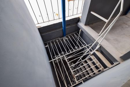 Casa de condomínio à venda com 70m², 3 quartos e sem vagaEscada de acesso interno ao terraço