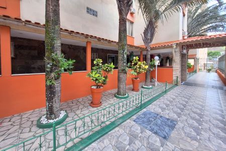 Apartamento à venda com 60m², 2 quartos e 1 vaga Apartamento à venda com 60m², 2 quartos e 1 vagaFachada