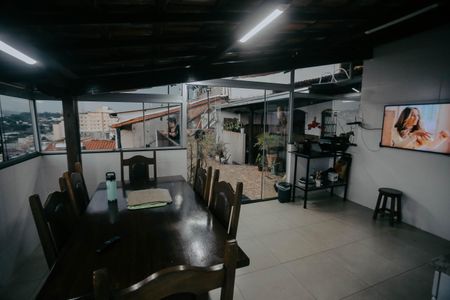 Casa à venda com 360m², 7 quartos e 3 vagas Casa à venda com 360m², 7 quartos e 3 vagasCozinha 7