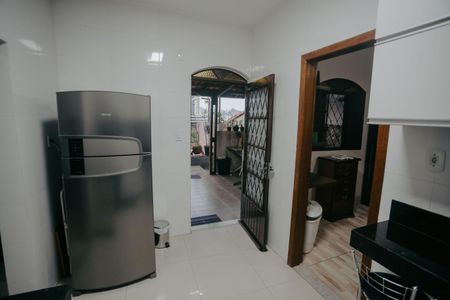 Casa à venda com 360m², 7 quartos e 3 vagas Casa à venda com 360m², 7 quartos e 3 vagascozinha 6