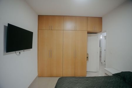 Casa à venda com 360m², 7 quartos e 3 vagas Casa à venda com 360m², 7 quartos e 3 vagasQuarto 5