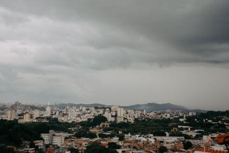 Casa à venda com 360m², 7 quartos e 3 vagas Casa à venda com 360m², 7 quartos e 3 vagasvista