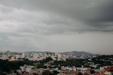 Casa à venda com 360m², 7 quartos e 3 vagas Casa à venda com 360m², 7 quartos e 3 vagasvista