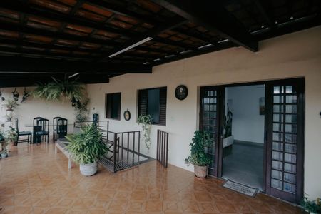 Casa à venda com 360m², 7 quartos e 3 vagas Casa à venda com 360m², 7 quartos e 3 vagasVaranda da Sala