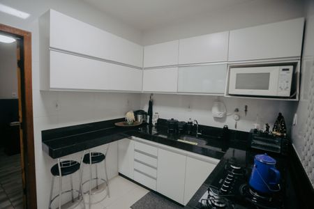 Casa à venda com 360m², 7 quartos e 3 vagas Casa à venda com 360m², 7 quartos e 3 vagascozinha 6