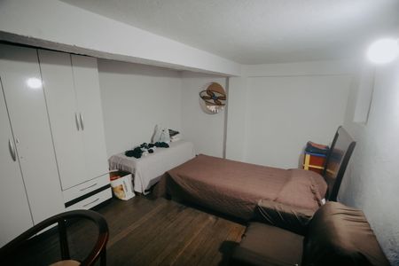 Casa à venda com 360m², 7 quartos e 3 vagas Casa à venda com 360m², 7 quartos e 3 vagasQuarto 2