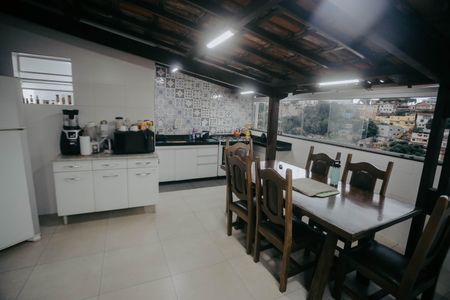 Casa à venda com 360m², 7 quartos e 3 vagas Casa à venda com 360m², 7 quartos e 3 vagasCozinha 7