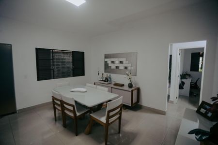 Casa à venda com 360m², 7 quartos e 3 vagas Casa à venda com 360m², 7 quartos e 3 vagasSala de Jantar