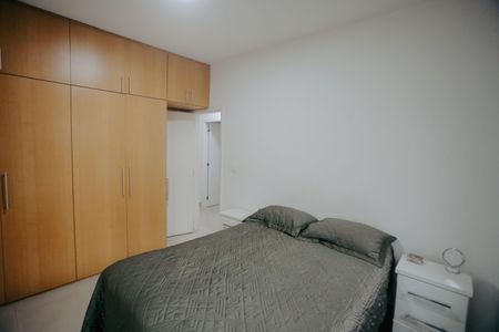 Casa à venda com 360m², 7 quartos e 3 vagas Casa à venda com 360m², 7 quartos e 3 vagasQuarto 5