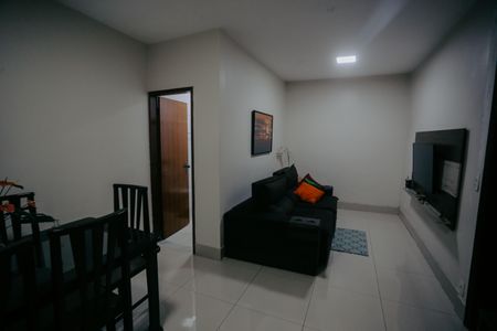 Casa à venda com 360m², 7 quartos e 3 vagas Casa à venda com 360m², 7 quartos e 3 vagasSala de Jantar 2