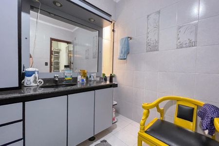 Casa à venda com 165m², 3 quartos e 4 vagasBanheiro - Suíte