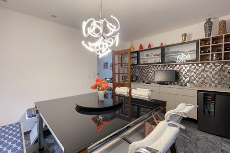 Casa à venda com 165m², 3 quartos e 4 vagasCopa