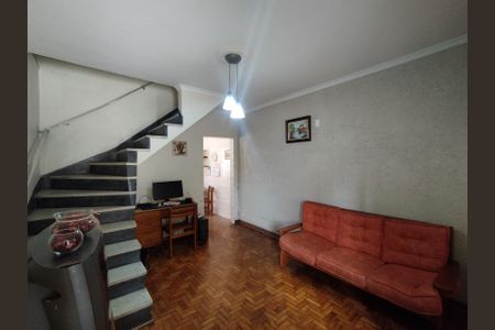 Casa à venda com 150m², 2 quartos e 2 vagas Casa à venda com 150m², 2 quartos e 2 vagasSala