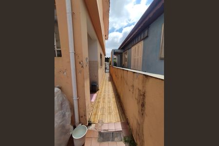 Casa à venda com 150m², 2 quartos e 2 vagas Casa à venda com 150m², 2 quartos e 2 vagasCorredor