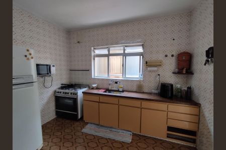 Casa à venda com 150m², 2 quartos e 2 vagas Casa à venda com 150m², 2 quartos e 2 vagasCozinha - Armários