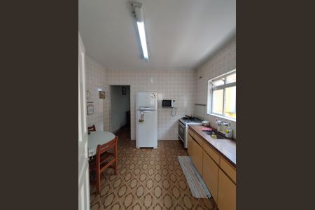 Casa à venda com 150m², 2 quartos e 2 vagas Casa à venda com 150m², 2 quartos e 2 vagasCozinha - Armários