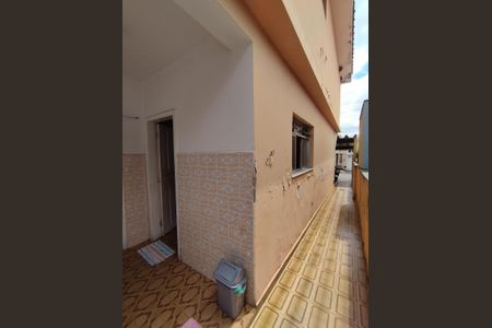 Casa à venda com 150m², 2 quartos e 2 vagas Casa à venda com 150m², 2 quartos e 2 vagasLateral da Casa