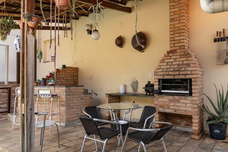 Casa à venda com 190m², 3 quartos e 2 vagas Casa à venda com 190m², 3 quartos e 2 vagasEspaço Gourmet