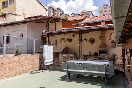 Casa à venda com 190m², 3 quartos e 2 vagas Casa à venda com 190m², 3 quartos e 2 vagasÁrea externa