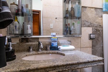 Casa à venda com 190m², 3 quartos e 2 vagas Casa à venda com 190m², 3 quartos e 2 vagasBanheiro da Suíte