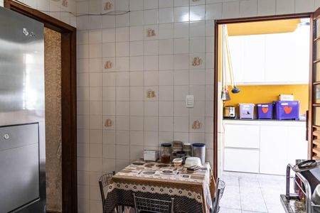 Casa à venda com 190m², 3 quartos e 2 vagas Casa à venda com 190m², 3 quartos e 2 vagasCozinha