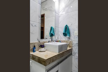 Casa à venda com 190m², 3 quartos e 2 vagas Casa à venda com 190m², 3 quartos e 2 vagasBanheiro Social