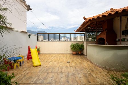 Apartamento à venda com 157m², 2 quartos e 2 vagas Apartamento à venda com 157m², 2 quartos e 2 vagasCobertura