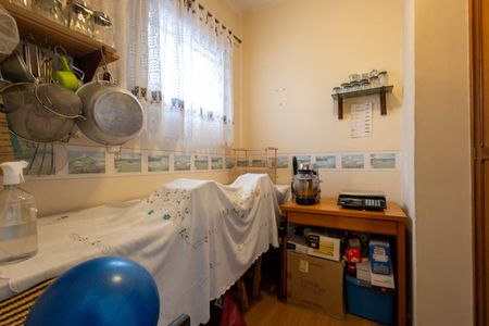 Apartamento à venda com 157m², 2 quartos e 2 vagas Apartamento à venda com 157m², 2 quartos e 2 vagasQuarto de Serviço