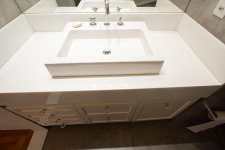 Apartamento à venda com 102m², 2 quartos e 1 vaga Apartamento à venda com 102m², 2 quartos e 1 vagaBanheiro da Suíte