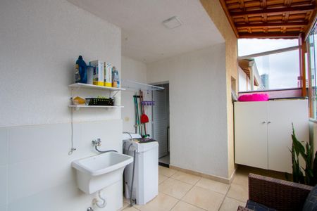 Apartamento à venda com 90m², 2 quartos e 2 vagas Apartamento à venda com 90m², 2 quartos e 2 vagasÁrea de serviço