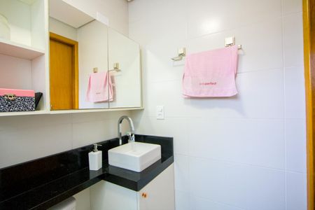 Apartamento à venda com 90m², 2 quartos e 2 vagas Apartamento à venda com 90m², 2 quartos e 2 vagasBanheiro