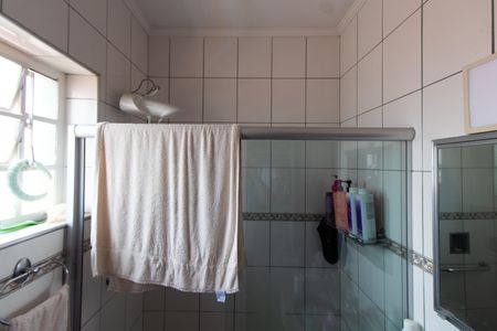 Casa à venda com 450m², 5 quartos e 4 vagas Casa à venda com 450m², 5 quartos e 4 vagasBanheiro Suíte