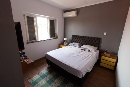 Casa à venda com 450m², 5 quartos e 4 vagas Casa à venda com 450m², 5 quartos e 4 vagasSuíte